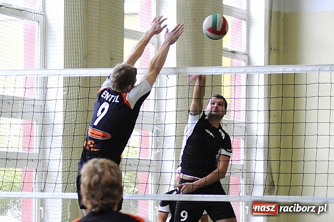 Zdjęcie w galerii na portalu naszraciborz.pl: Siatkarze amatorzy rozpoczęli sezon wiadomości z regionu