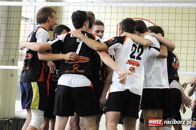 Zdjęcie w galerii na portalu naszraciborz.pl: Siatkarze amatorzy rozpoczęli sezon wiadomości z regionu