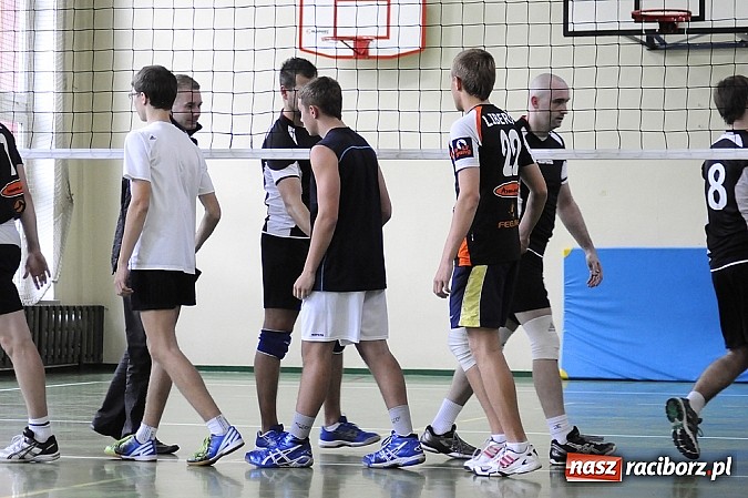 Zdjęcie w galerii na portalu naszraciborz.pl: Siatkarze amatorzy rozpoczęli sezon wiadomości z regionu