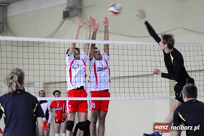 Zdjęcie w galerii na portalu naszraciborz.pl: Siatkarze amatorzy rozpoczęli sezon wiadomości z regionu