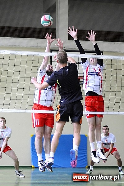 Zdjęcie w galerii na portalu naszraciborz.pl: Siatkarze amatorzy rozpoczęli sezon wiadomości z regionu