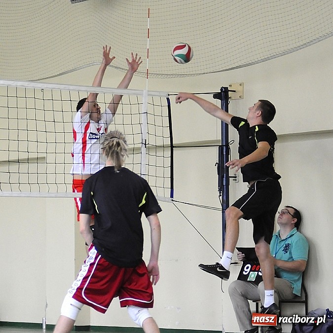 Zdjęcie w galerii na portalu naszraciborz.pl: Siatkarze amatorzy rozpoczęli sezon wiadomości z regionu