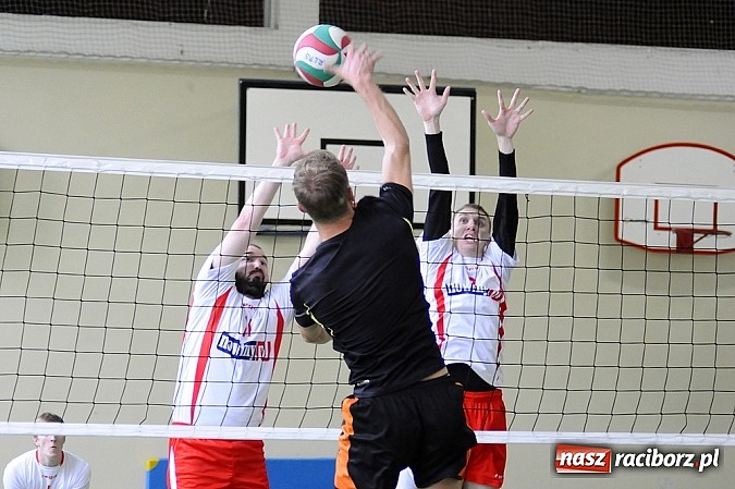 Zdjęcie w galerii na portalu naszraciborz.pl: Siatkarze amatorzy rozpoczęli sezon wiadomości z regionu