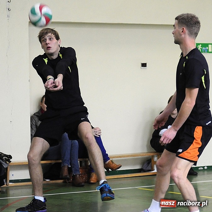 Zdjęcie w galerii na portalu naszraciborz.pl: Siatkarze amatorzy rozpoczęli sezon wiadomości z regionu