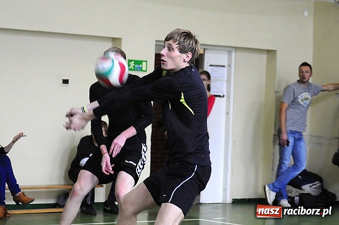 Zdjęcie w galerii na portalu naszraciborz.pl: Siatkarze amatorzy rozpoczęli sezon wiadomości z regionu
