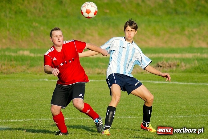 Zdjęcie w galerii na portalu naszraciborz.pl: Sensacja w B klasie. Samborowice zdobyły Zameczek wiadomości z regionu