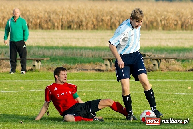 Zdjęcie w galerii na portalu naszraciborz.pl: Sensacja w B klasie. Samborowice zdobyły Zameczek wiadomości z regionu