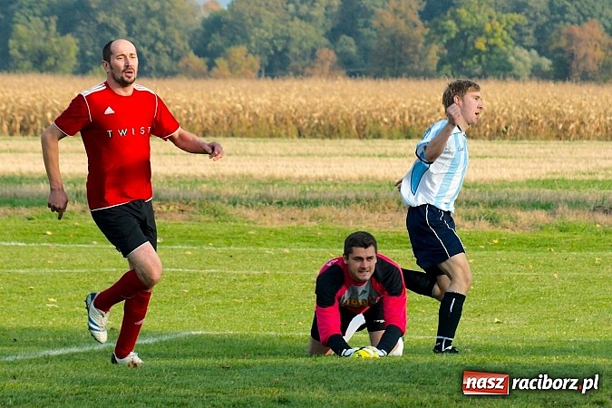 Zdjęcie w galerii na portalu naszraciborz.pl: Sensacja w B klasie. Samborowice zdobyły Zameczek wiadomości z regionu