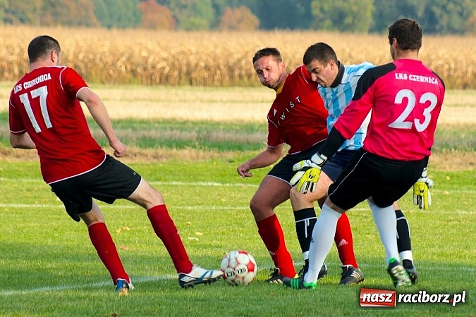 Zdjęcie w galerii na portalu naszraciborz.pl: Sensacja w B klasie. Samborowice zdobyły Zameczek wiadomości z regionu