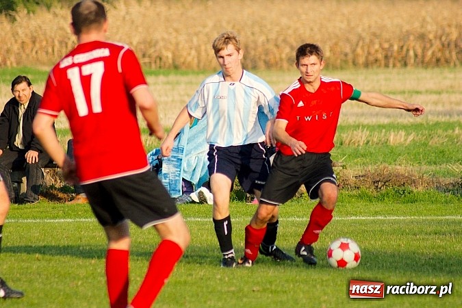 Zdjęcie w galerii na portalu naszraciborz.pl: Sensacja w B klasie. Samborowice zdobyły Zameczek wiadomości z regionu