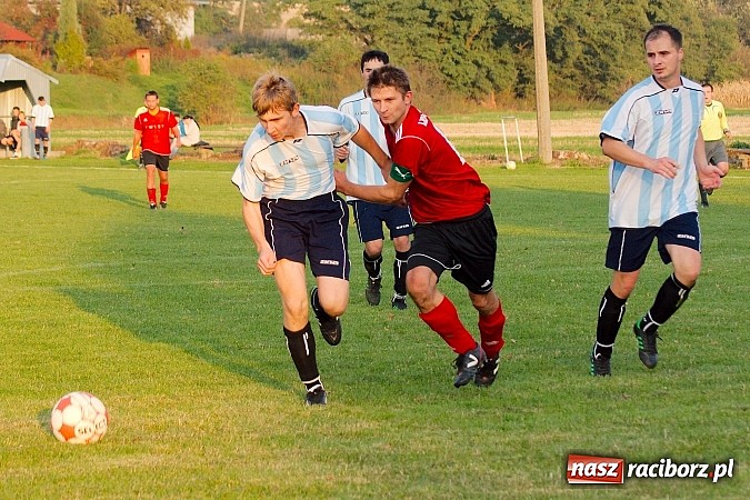 Zdjęcie w galerii na portalu naszraciborz.pl: Sensacja w B klasie. Samborowice zdobyły Zameczek wiadomości z regionu