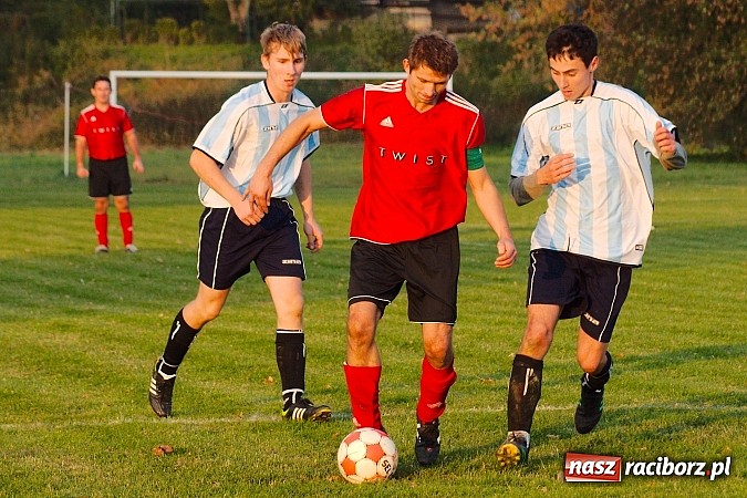 Zdjęcie w galerii na portalu naszraciborz.pl: Sensacja w B klasie. Samborowice zdobyły Zameczek wiadomości z regionu