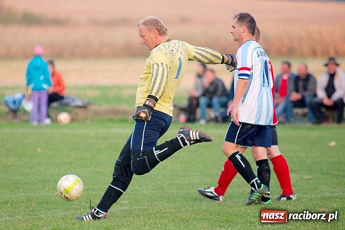 Zdjęcie w galerii na portalu naszraciborz.pl: Sensacja w B klasie. Samborowice zdobyły Zameczek wiadomości z regionu