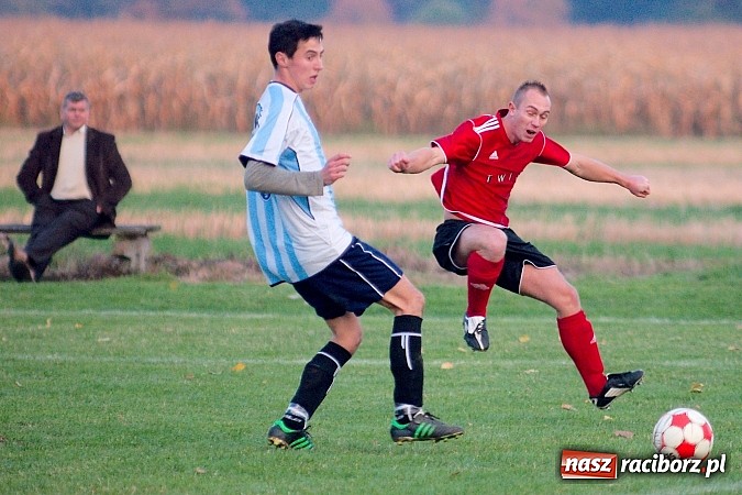 Zdjęcie w galerii na portalu naszraciborz.pl: Sensacja w B klasie. Samborowice zdobyły Zameczek wiadomości z regionu