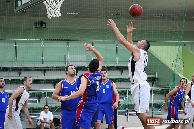 Zdjęcie w galerii na portalu naszraciborz.pl: Minimalna przegrana Ofensywy w debiucie wiadomości z regionu