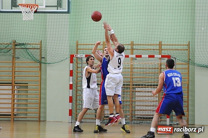 Zdjęcie w galerii na portalu naszraciborz.pl: Minimalna przegrana Ofensywy w debiucie wiadomości z regionu