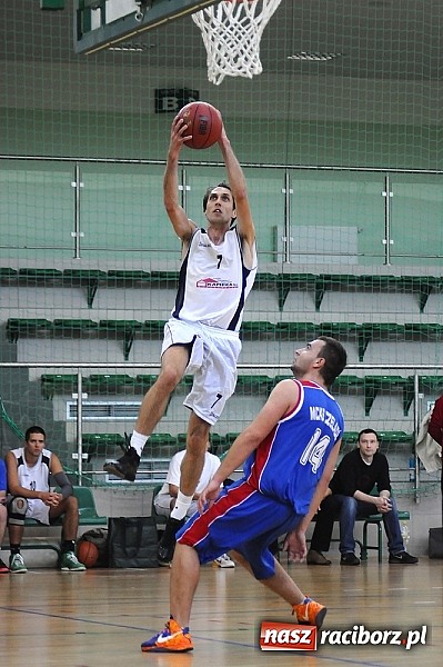 Zdjęcie w galerii na portalu naszraciborz.pl: Minimalna przegrana Ofensywy w debiucie wiadomości z regionu