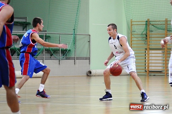 Zdjęcie w galerii na portalu naszraciborz.pl: Minimalna przegrana Ofensywy w debiucie wiadomości z regionu