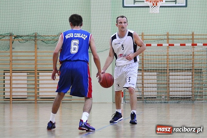 Zdjęcie w galerii na portalu naszraciborz.pl: Minimalna przegrana Ofensywy w debiucie wiadomości z regionu