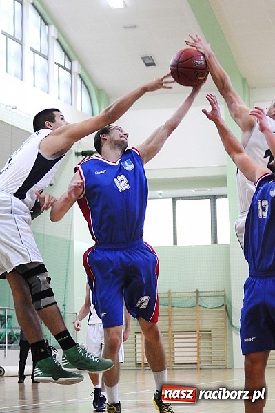 Zdjęcie w galerii na portalu naszraciborz.pl: Minimalna przegrana Ofensywy w debiucie wiadomości z regionu