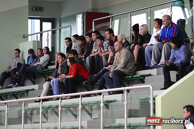 Zdjęcie w galerii na portalu naszraciborz.pl: Minimalna przegrana Ofensywy w debiucie wiadomości z regionu