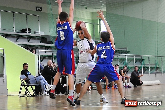 Zdjęcie w galerii na portalu naszraciborz.pl: Minimalna przegrana Ofensywy w debiucie wiadomości z regionu