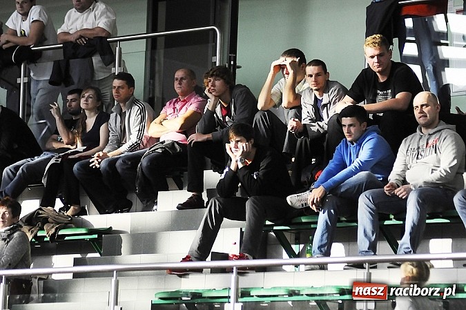 Zdjęcie w galerii na portalu naszraciborz.pl: Minimalna przegrana Ofensywy w debiucie wiadomości z regionu