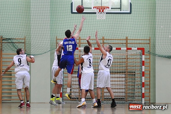 Zdjęcie w galerii na portalu naszraciborz.pl: Minimalna przegrana Ofensywy w debiucie wiadomości z regionu