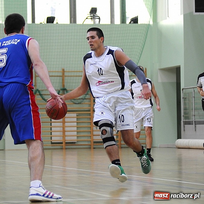 Zdjęcie w galerii na portalu naszraciborz.pl: Minimalna przegrana Ofensywy w debiucie wiadomości z regionu