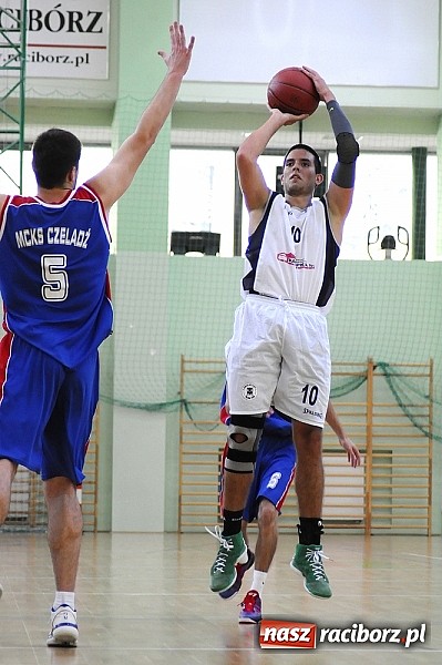 Zdjęcie w galerii na portalu naszraciborz.pl: Minimalna przegrana Ofensywy w debiucie wiadomości z regionu