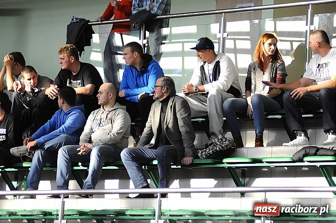 Zdjęcie w galerii na portalu naszraciborz.pl: Minimalna przegrana Ofensywy w debiucie wiadomości z regionu