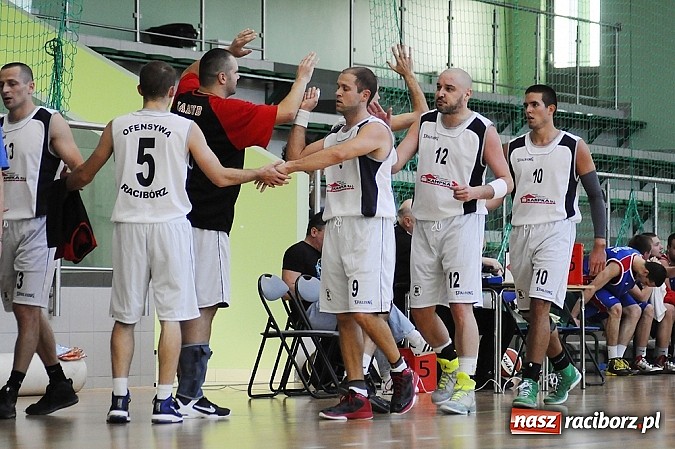 Zdjęcie w galerii na portalu naszraciborz.pl: Minimalna przegrana Ofensywy w debiucie wiadomości z regionu