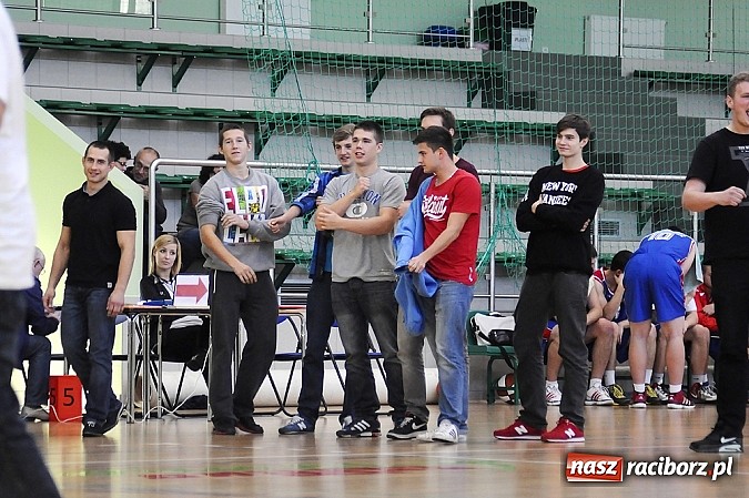 Zdjęcie w galerii na portalu naszraciborz.pl: Minimalna przegrana Ofensywy w debiucie wiadomości z regionu