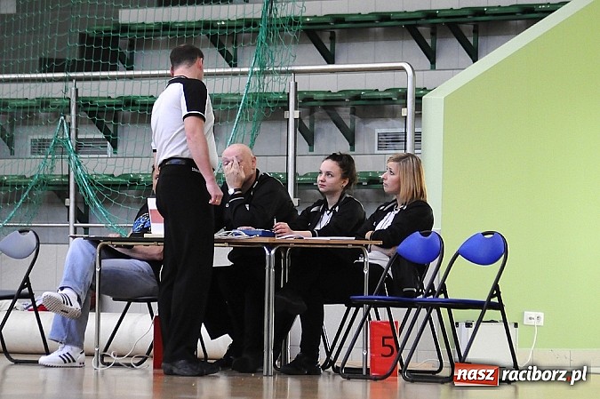 Zdjęcie w galerii na portalu naszraciborz.pl: Minimalna przegrana Ofensywy w debiucie wiadomości z regionu