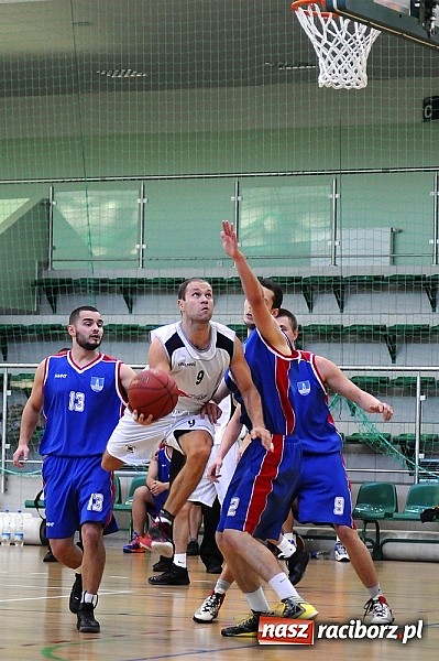 Zdjęcie w galerii na portalu naszraciborz.pl: Minimalna przegrana Ofensywy w debiucie wiadomości z regionu