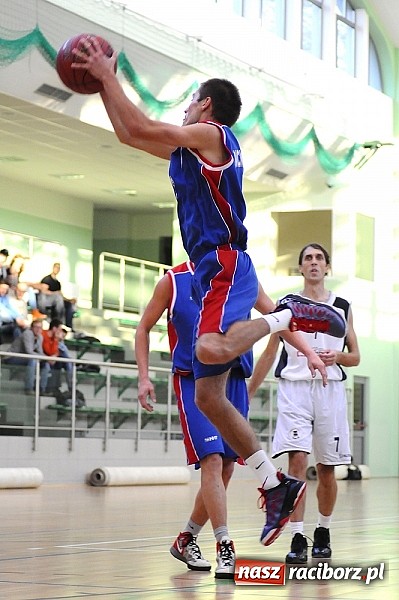 Zdjęcie w galerii na portalu naszraciborz.pl: Minimalna przegrana Ofensywy w debiucie wiadomości z regionu