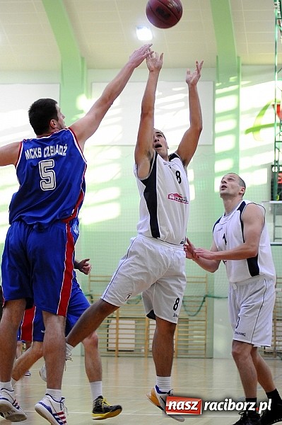 Zdjęcie w galerii na portalu naszraciborz.pl: Minimalna przegrana Ofensywy w debiucie wiadomości z regionu