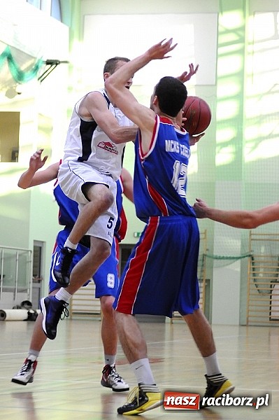 Zdjęcie w galerii na portalu naszraciborz.pl: Minimalna przegrana Ofensywy w debiucie wiadomości z regionu