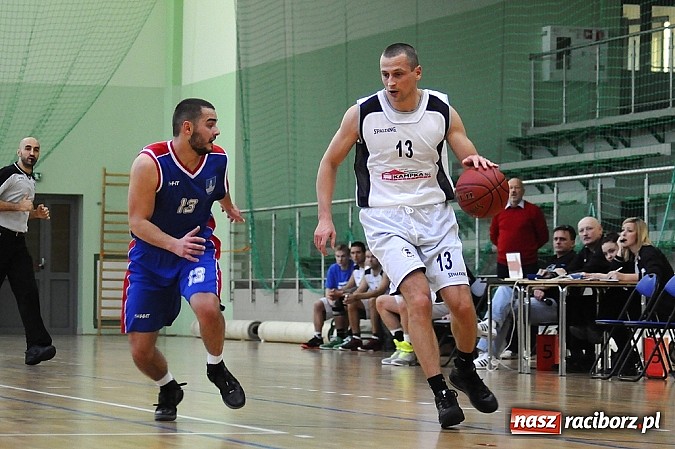 Zdjęcie w galerii na portalu naszraciborz.pl: Minimalna przegrana Ofensywy w debiucie wiadomości z regionu