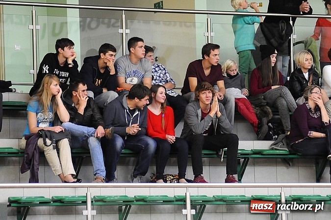 Zdjęcie w galerii na portalu naszraciborz.pl: Minimalna przegrana Ofensywy w debiucie wiadomości z regionu