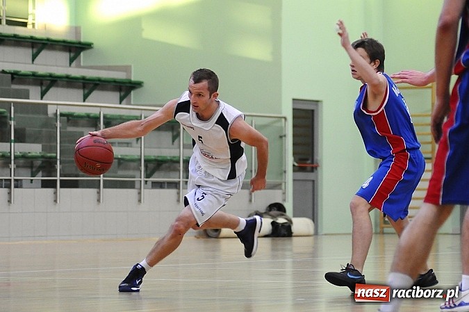 Zdjęcie w galerii na portalu naszraciborz.pl: Minimalna przegrana Ofensywy w debiucie wiadomości z regionu