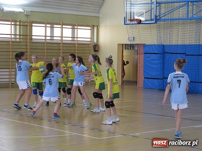 Zdjęcie w galerii na portalu naszraciborz.pl: Piłka ręczna – turniej o puchar starosty. Dominacja pietrowiczanek wiadomości z regionu