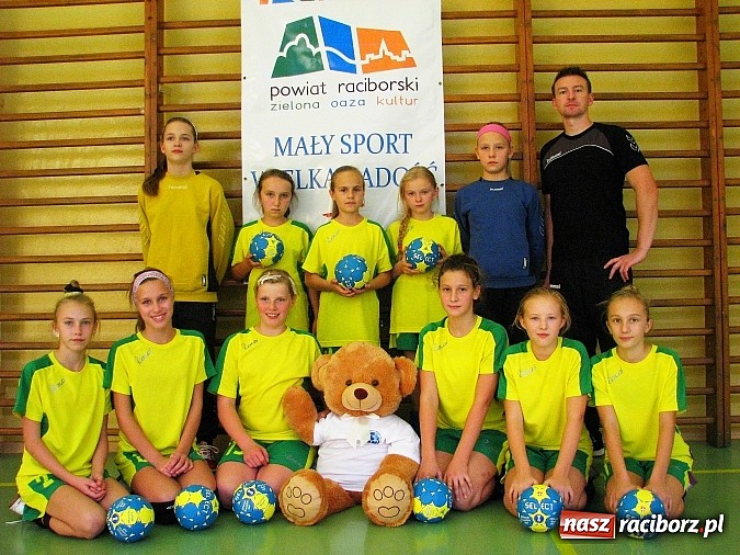 Zdjęcie w galerii na portalu naszraciborz.pl: Piłka ręczna – turniej o puchar starosty. Dominacja pietrowiczanek wiadomości z regionu