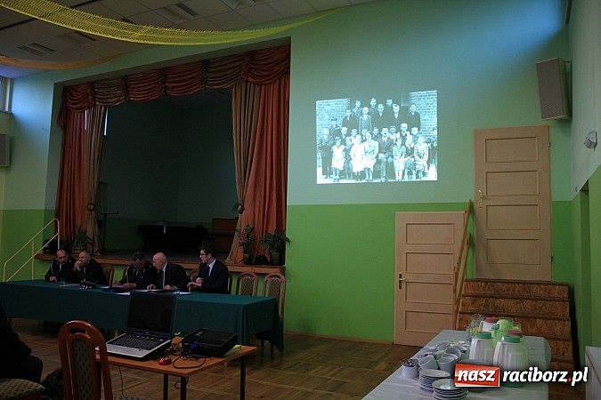 Zdjęcie w galerii na portalu naszraciborz.pl: Wydano nową książkę o historii Kobyli wiadomości z regionu