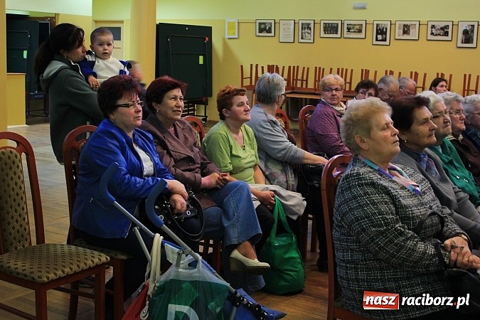Zdjęcie w galerii na portalu naszraciborz.pl: Wydano nową książkę o historii Kobyli wiadomości z regionu