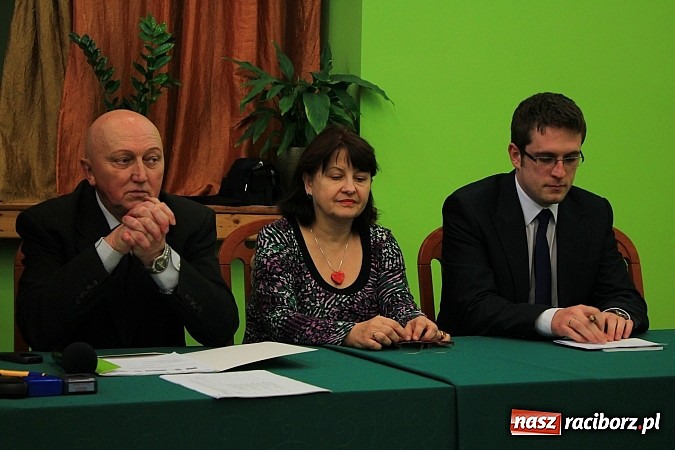 Zdjęcie w galerii na portalu naszraciborz.pl: Wydano nową książkę o historii Kobyli wiadomości z regionu