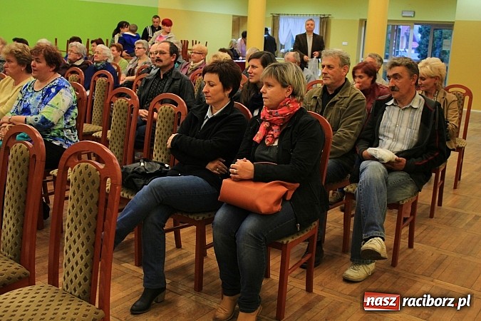 Zdjęcie w galerii na portalu naszraciborz.pl: Wydano nową książkę o historii Kobyli wiadomości z regionu