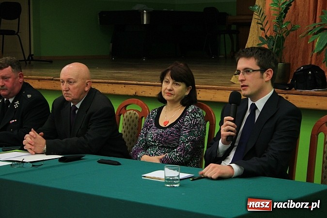 Zdjęcie w galerii na portalu naszraciborz.pl: Wydano nową książkę o historii Kobyli wiadomości z regionu