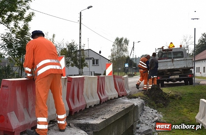 Zdjęcie w galerii na portalu naszraciborz.pl: Utrudnienia na DW 919 w Jankowicach wiadomości z regionu