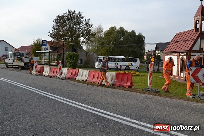 Zdjęcie w galerii na portalu naszraciborz.pl: Utrudnienia na DW 919 w Jankowicach wiadomości z regionu